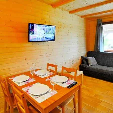 Letniskowe Chabrowa 1 山林小屋